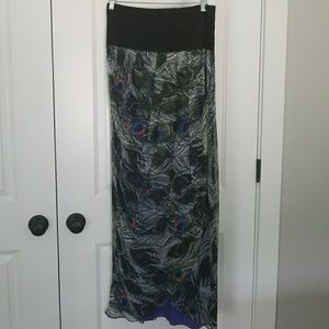 Elizabeth and James strapless peacock print gown-